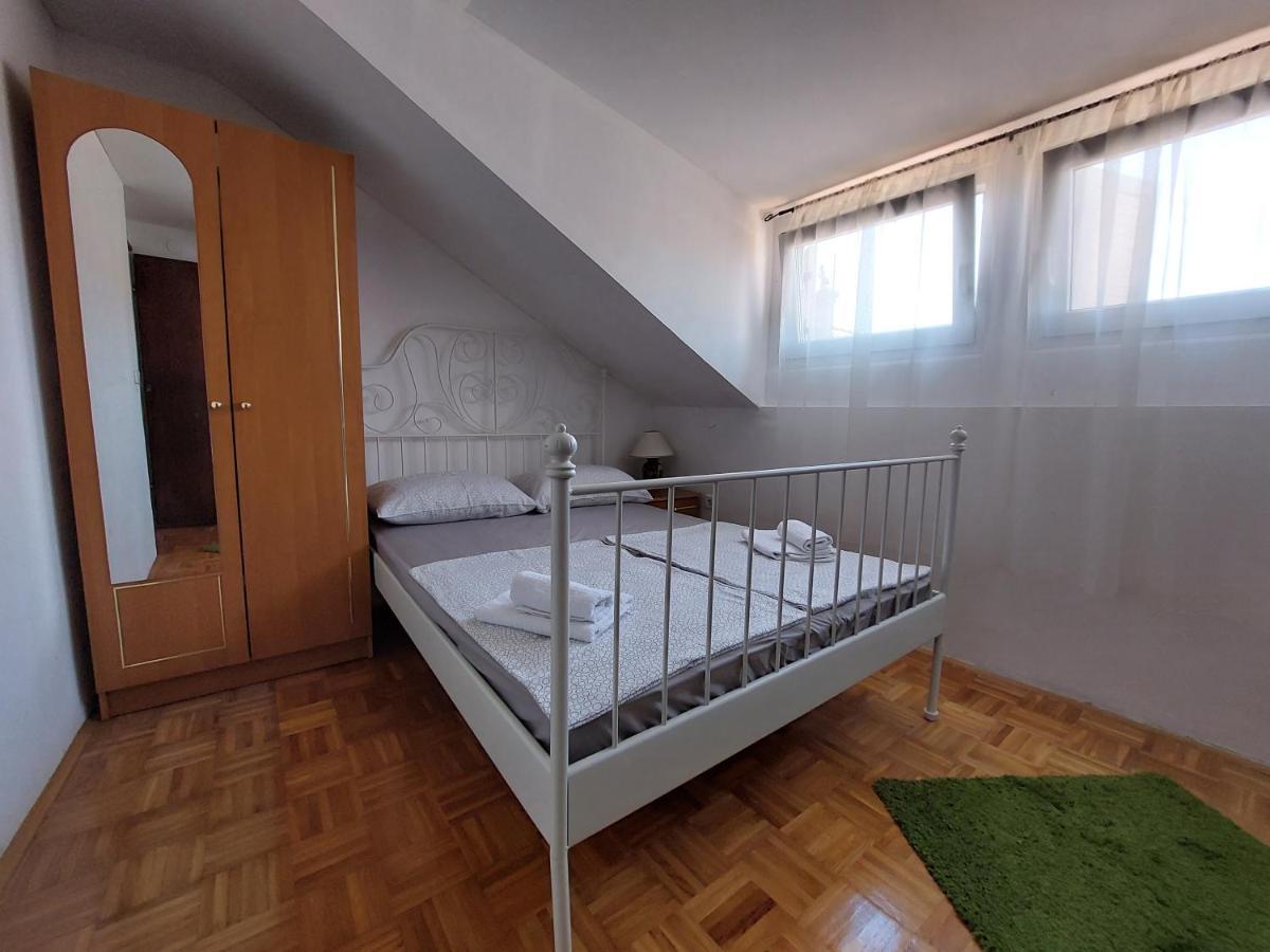 Orange Apartment's Repic Apartment *