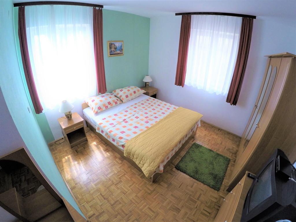 Orange Apartment's Repic Apartment *