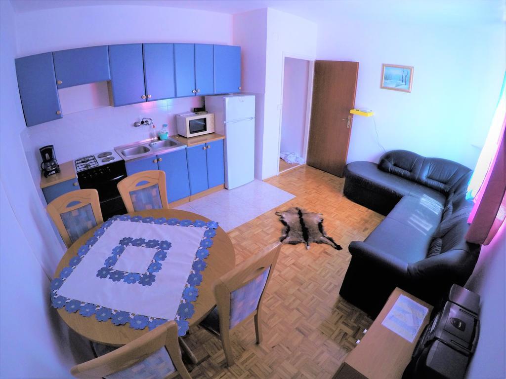 Apartment Orange Apartment's Repic