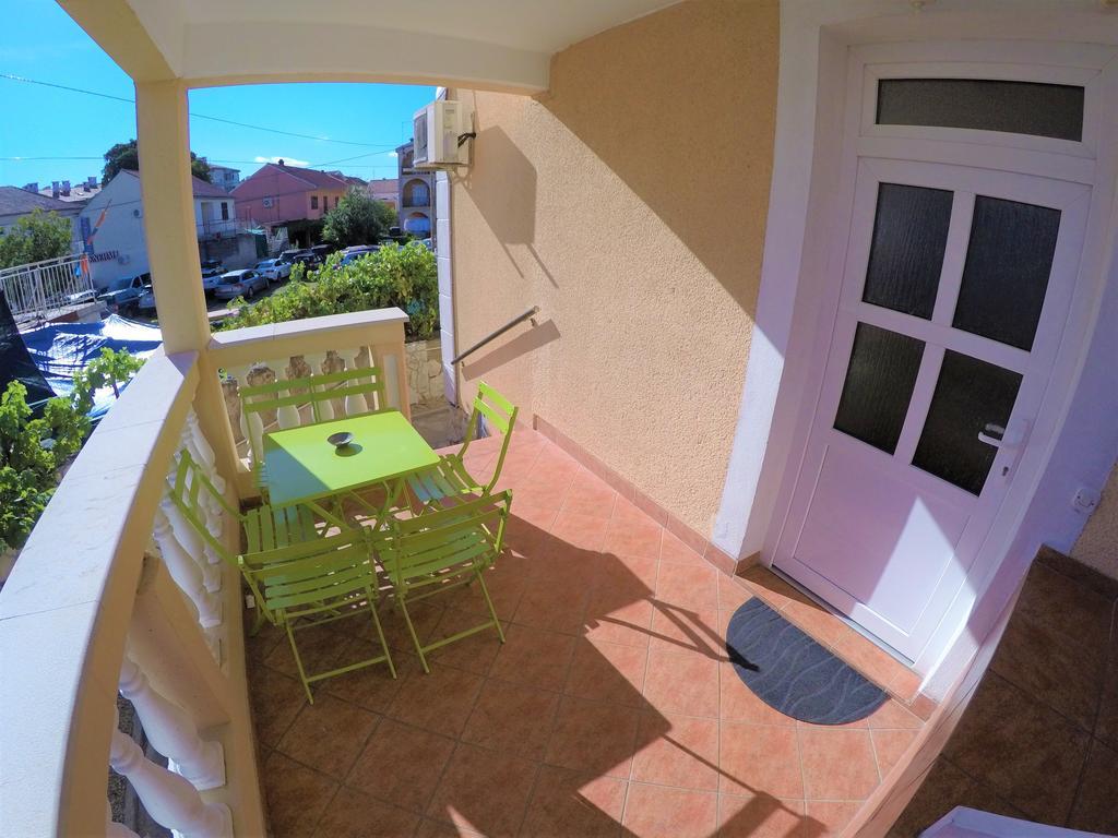 Orange Apartment's Repic Apartment