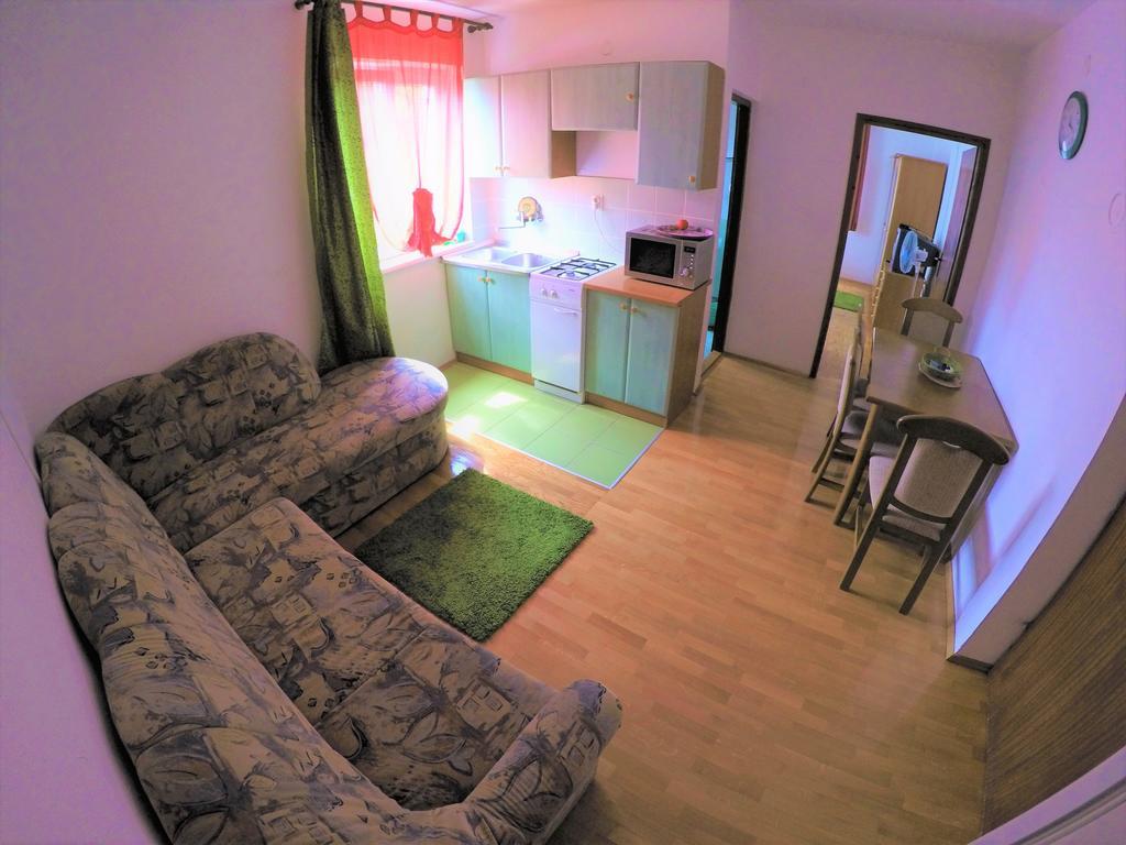 Apartment Orange Apartment's Repic
